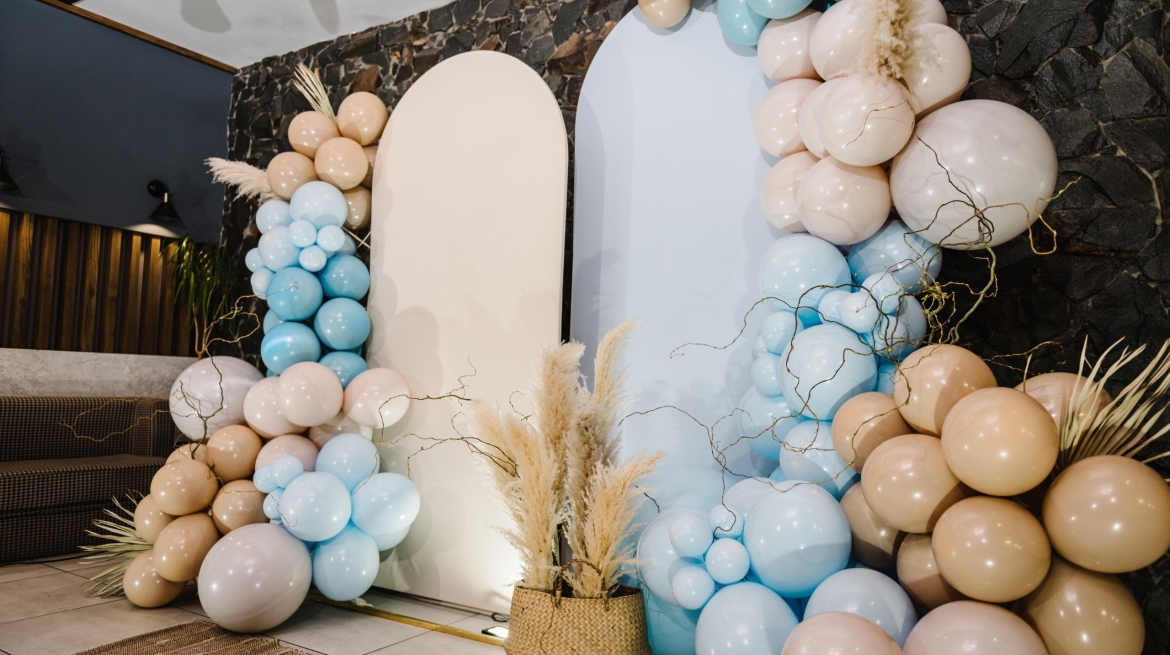 Decorations & Lighting